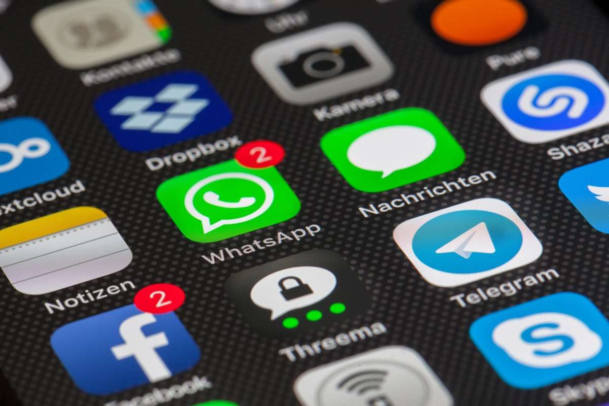 Whatsapp stati su Facebook e Instagram